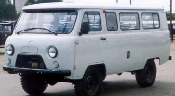 Автомобиль УАЗ-2206